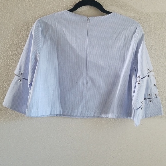 MISSGUIDED Pierced Crop Blouse - Picture 2 of 4